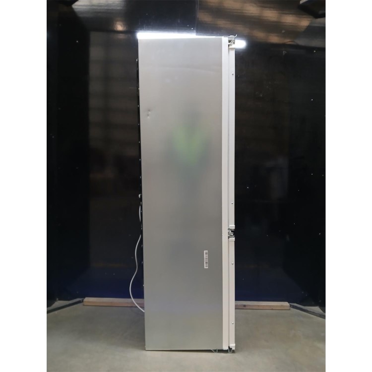 Refurbished AEG Series 7000 257 Litre 177cm 70/30 Integrated Fridge Freezer with Sliding Door Hinge