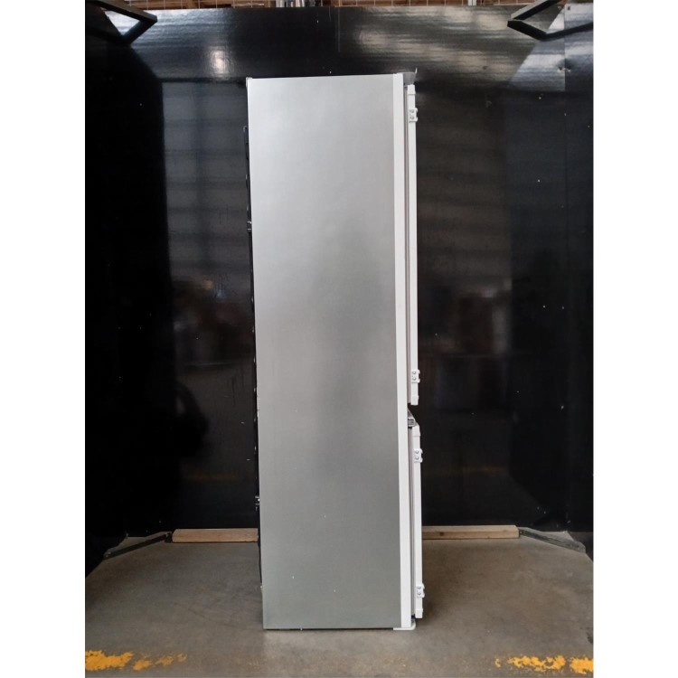 Refurbished Beko 262 Litre 70/30 Integrated Fridge Freezer - White