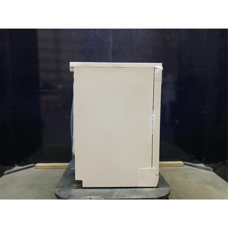 Refurbished Hotpoint Maxi Space Freestanding Dishwasher - C-Rated White