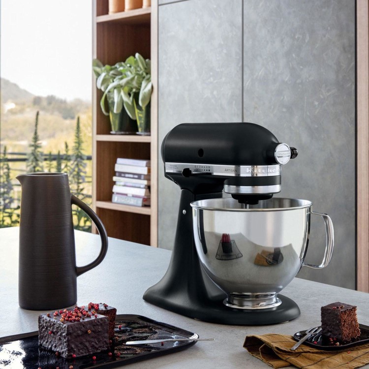 Refurbished KitchenAid Artisan KSM125BBM 4.8 Litre Stand Mixer Matte Black