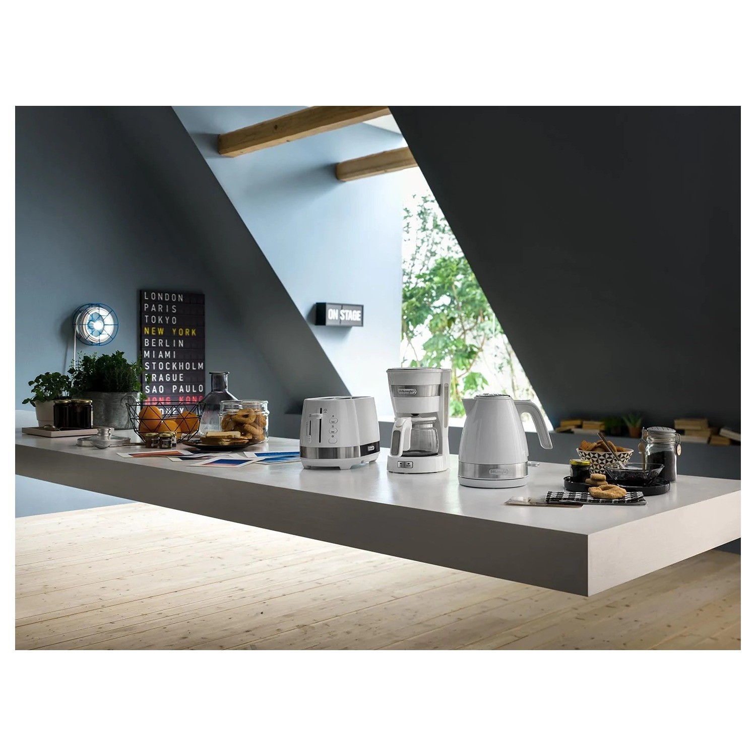 DeLonghi Active Line 2 Slice Toaster White BuyItDirect.ie