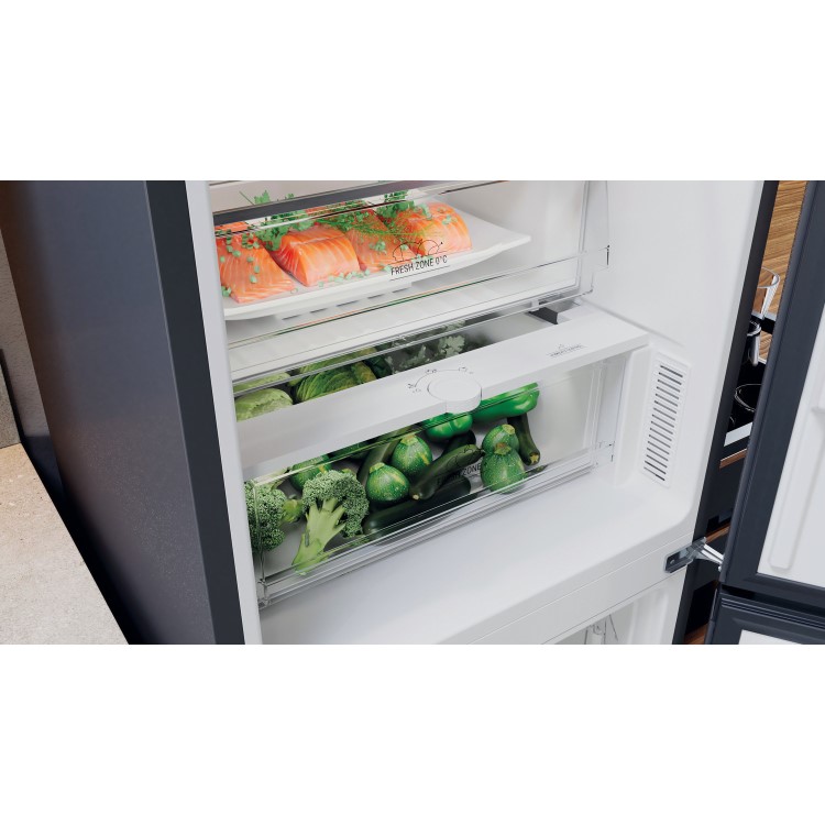 Hotpoint 367 Litre 70/30 Freestanding Fridge Freezer - Silver Black