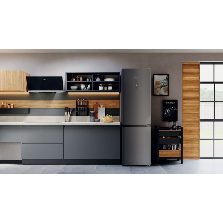 Hotpoint 367 Litre 70/30 Freestanding Fridge Freezer - Silver Black