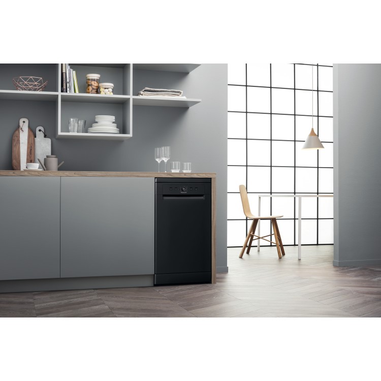 Refurbished Hotpoint HSFE1B19BUK 10 Place Freestanding Dishwasher Black