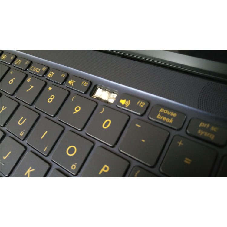 Refurbished ASUS ZenBook 3 Deluxe Core i7-8550U 16GB 512GB 14 Inch Windows 10 Laptop - The F11 key is missing but the key still works when pressed