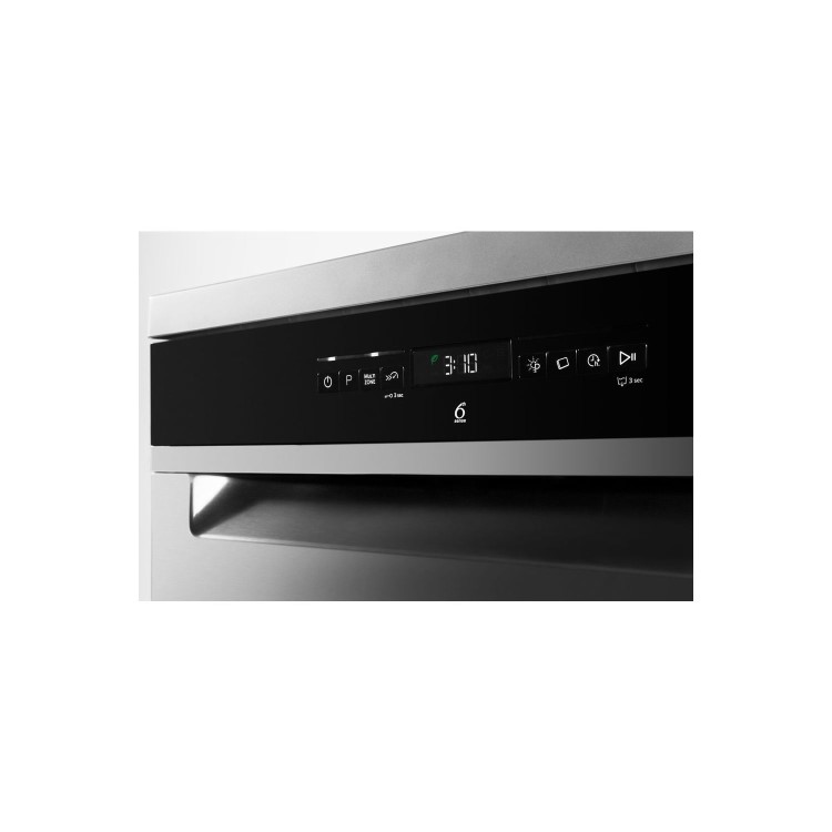 Refurbished Whirlpool Supreme Clean WFO3P33DLXUK 14 Place Freestanding Dishwasher