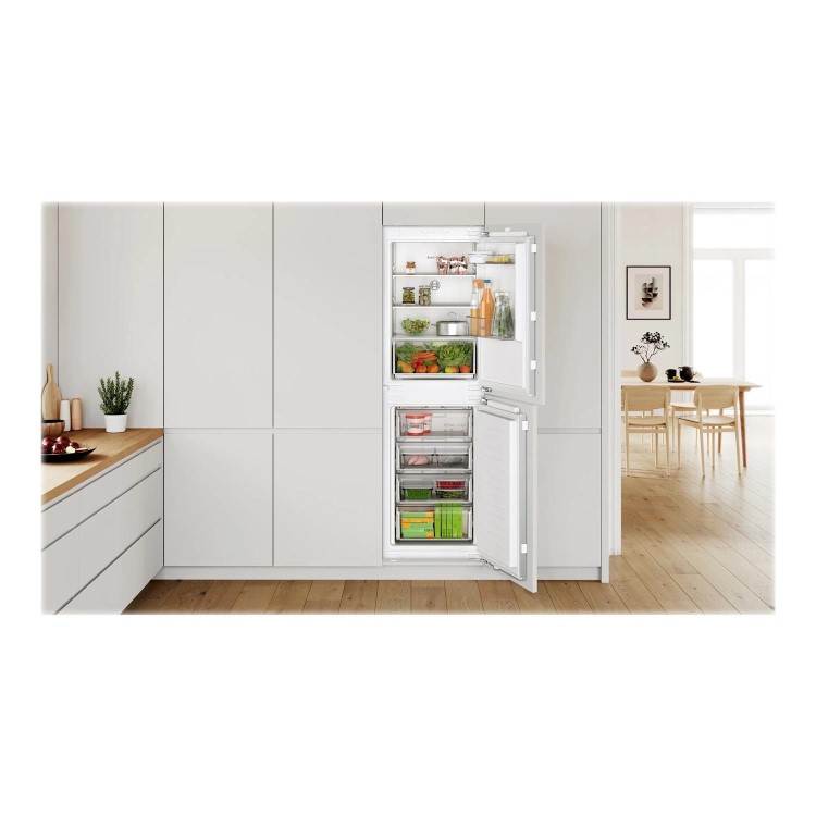 Refurbished Bosch Serie 2 KIN85NFF0G Integrated 250 Litre 50/50 Fridge Freezer