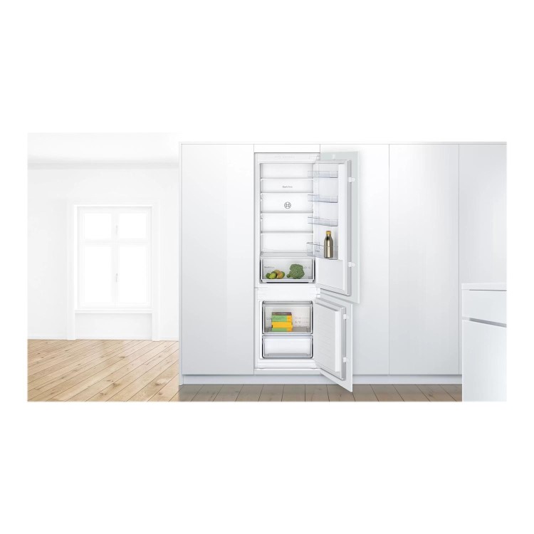 Refurbished Bosch Serie 2 KIV87NSF0G Integrated 268 Litre 70/30 Low Frost Fridge Freezer