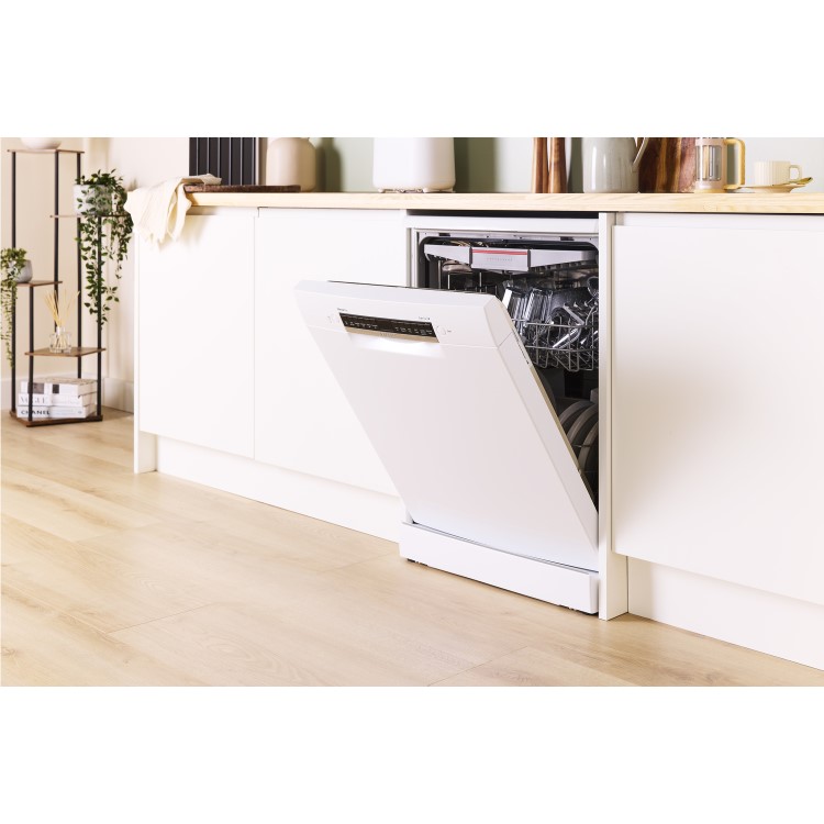 Bosch Series 4 SMS4EMW06G Freestanding 14 Place Dishwasher White
