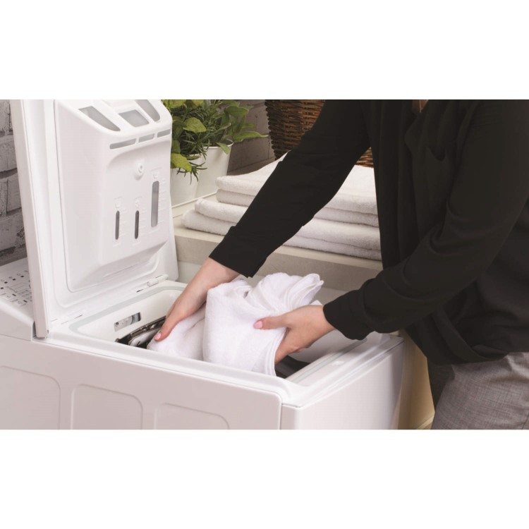 Refurbished Hotpoint WMTF722UUKN Freestanding 7KG 1200 Spin Washing Machine White
