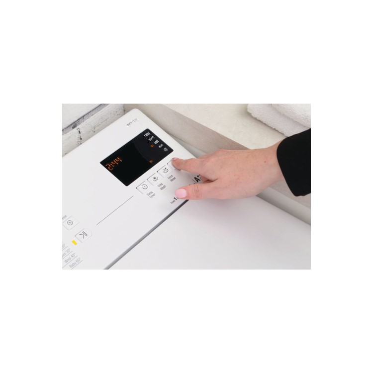 Refurbished Hotpoint WMTF722UUKN Freestanding 7KG 1200 Spin Washing Machine White