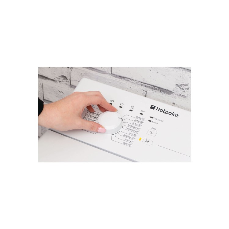 Refurbished Hotpoint WMTF722UUKN Freestanding 7KG 1200 Spin Washing Machine White