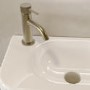 GRADE A1 - Brushed Brass Fluted Cloakroom Mono Basin Mixer Tap with Waste - Arissa