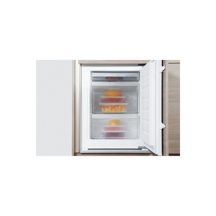 Whirlpool ART4550A 50-50 Integrated  Fridge Freezer