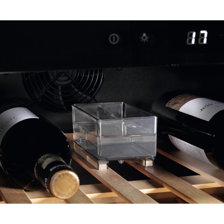 AEG 18 Bottle Capacity Single Zone Under Counter Wine Cooler