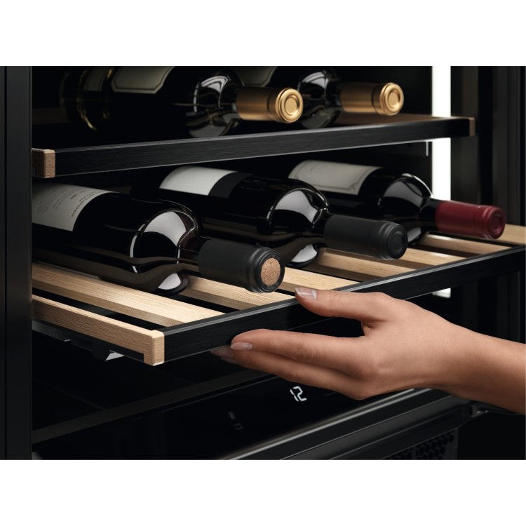 AEG 46 Bottle Capacity Single Zone Under Counter Wine Cooler