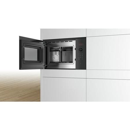 Refurbished Bosch Serie 4 BFL553MB0B Built In 25 Litre 900W Microwave Black