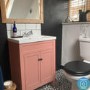 Grade A1 - 600mm Pink Freestanding Vanity Unit with Basin - Avebury