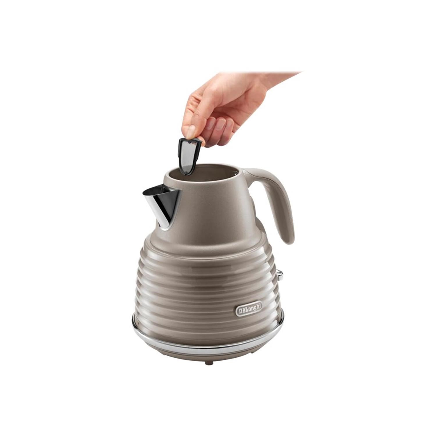 Delonghi Scolpito Kettle and Toaster Set Beige BuyItDirect.ie