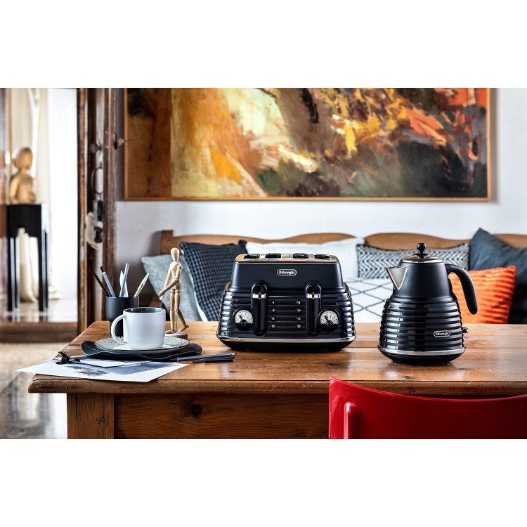 Delonghi Scolpito Kettle and Toaster Set - Black