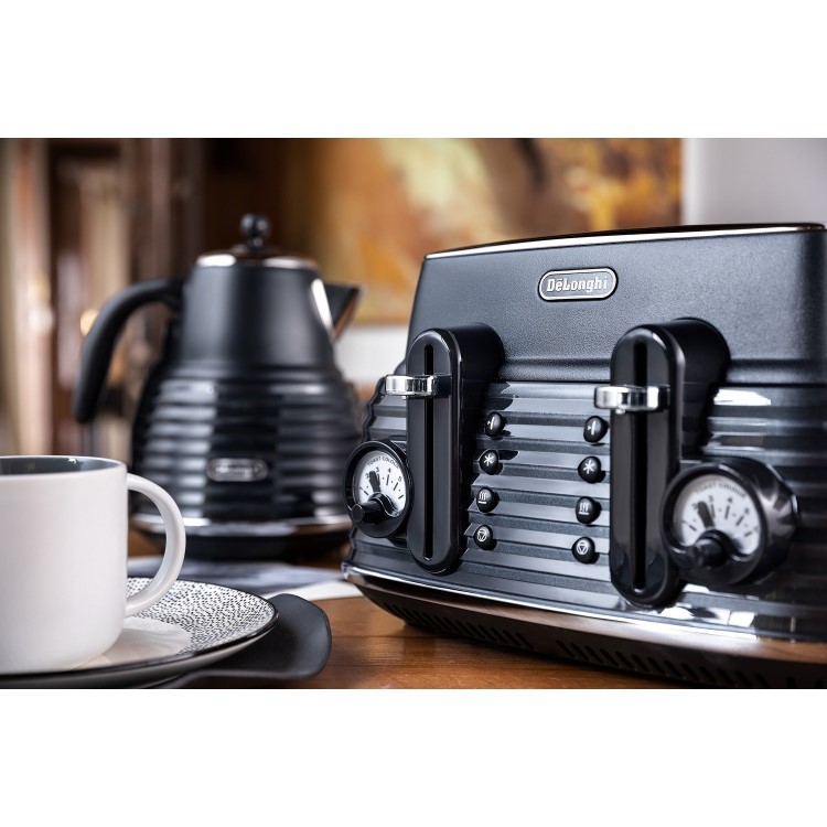 Delonghi Scolpito Kettle and Toaster Set - Black