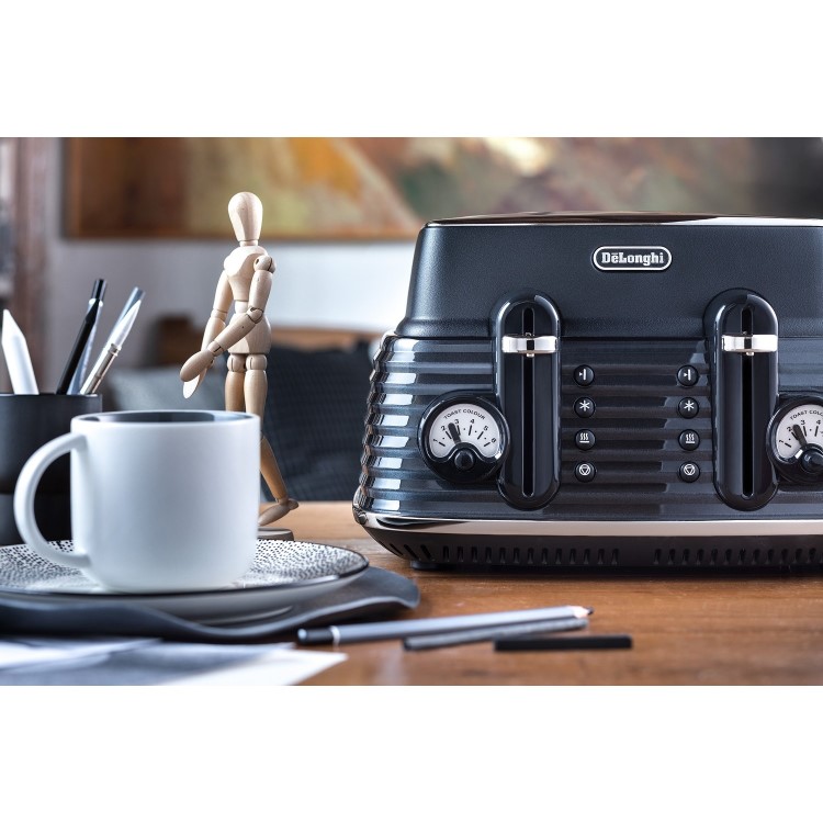 Delonghi Scolpito Kettle and Toaster Set - Black