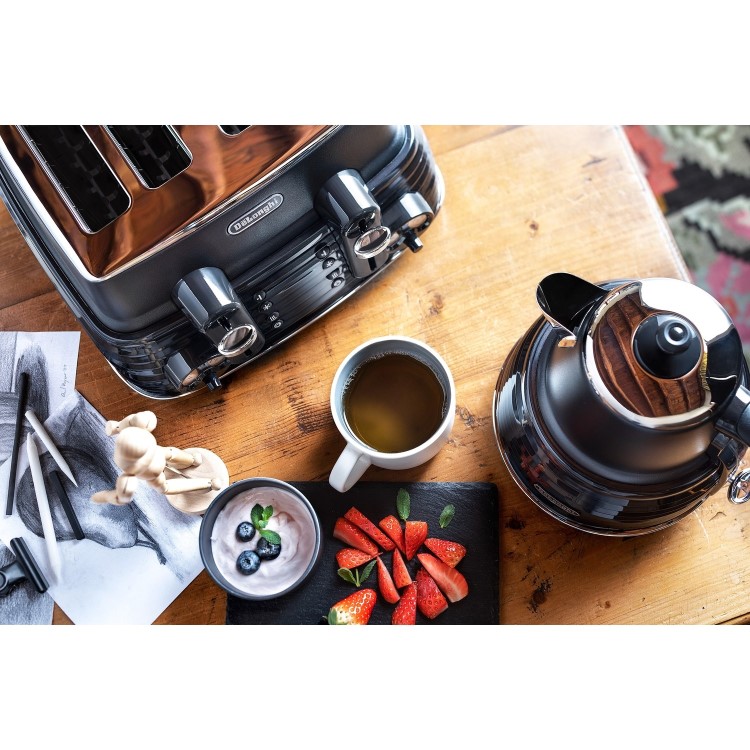 Delonghi Scolpito Kettle and Toaster Set - Black