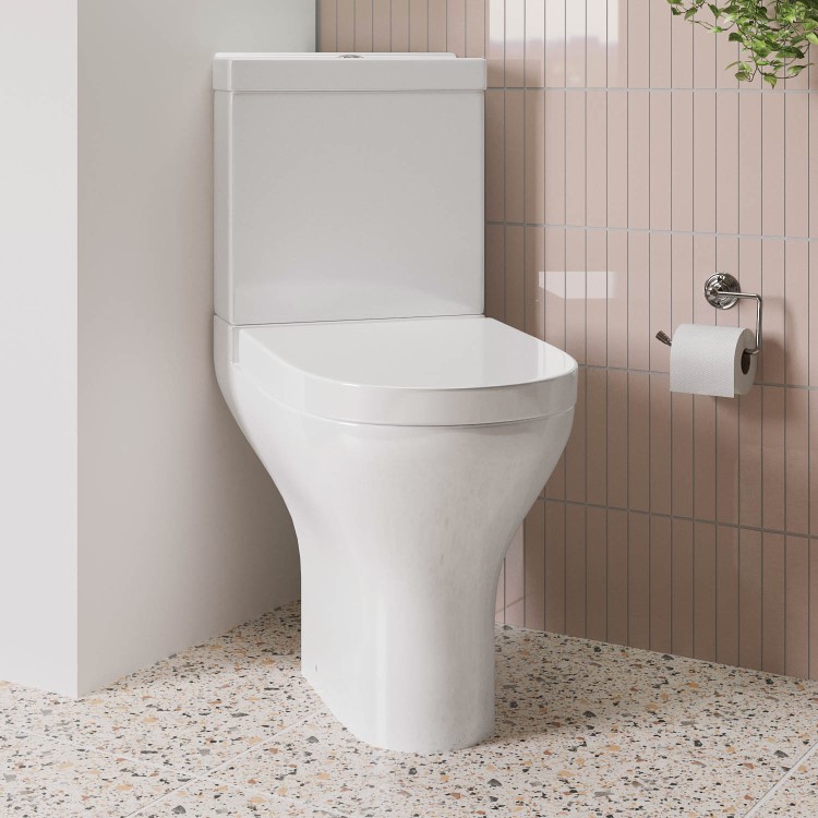 Grade A1 - Close Coupled Corner Toilet with Soft Close Seat & Cover - Laurell