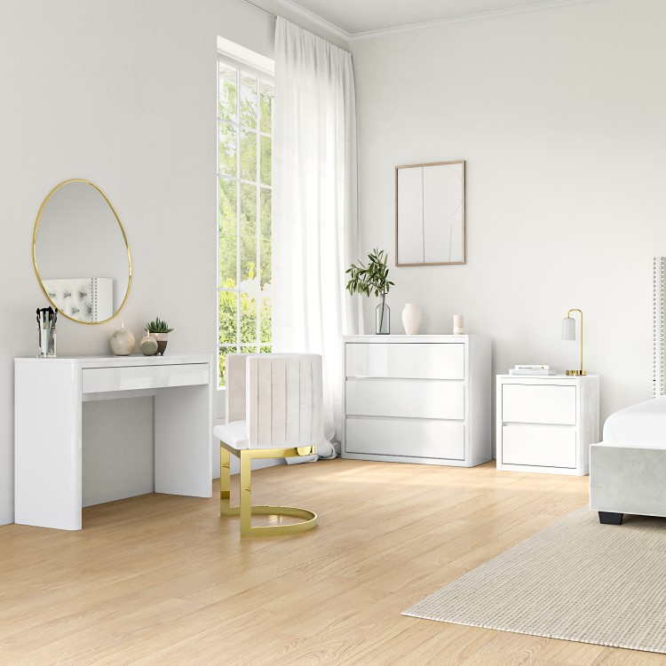 Grade A1 - White High Gloss 3 Door Triple Wardrobe with Soft Close Doors - Lexi