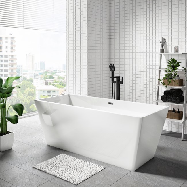 GRADE A1 - Riga Freestanding Double Ended Bath - 1585 x 690mm