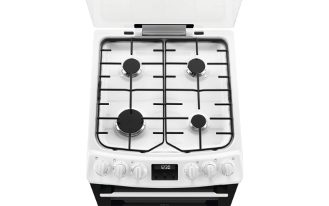 Gas hob with glass lid.