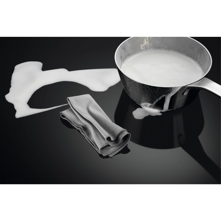 AEG 5000 Series 60cm Electric Induction Cooker - Black