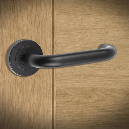 Internal Matt Black Lever Door Handle with Latch and Hinges Pack - 75mm Latch - Curone - XL Joinery