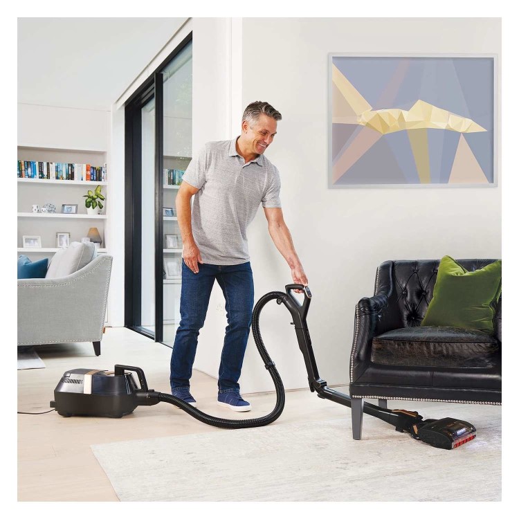 Shark Anti Hair Wrap DuoClean Dynamic Technology TruePet Cylinder Vacuum Cleaner - Black