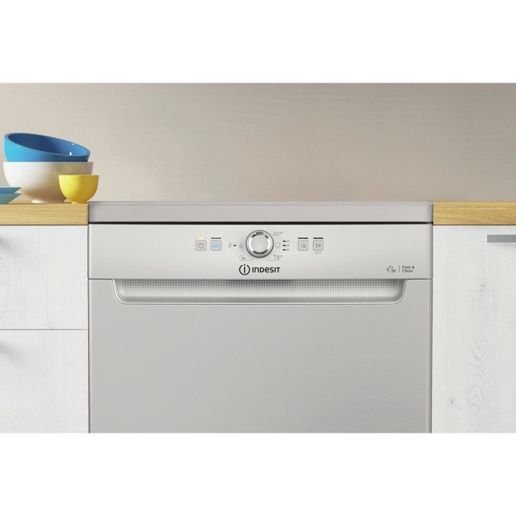 Refurbished Indesit Fast&Clean D2FHK26SUK 14 Place Freestanding Dishwasher Silver