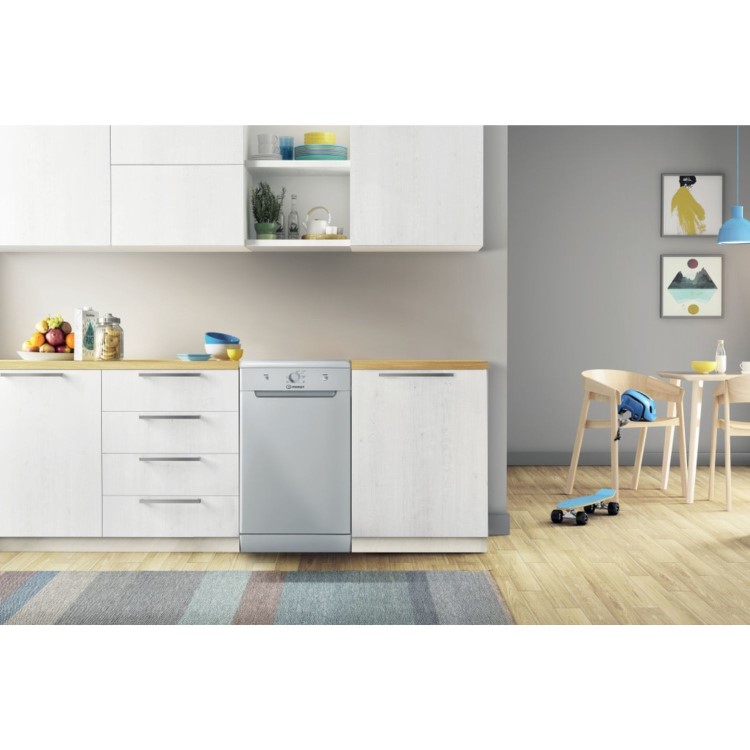 Indesit Freestanding Slimline Dishwasher - Quick Wash - Silver