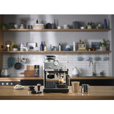 De’Longhi EC9155.MB La Specialista Arte – Metal Black Manual Bean-to-Cup Coffee Machine with Milk Frother