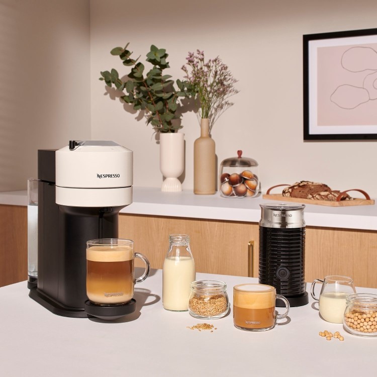 Nespresso by Delonghi Vertuo Next Pod Coffee Machine ENV120.WAE - White