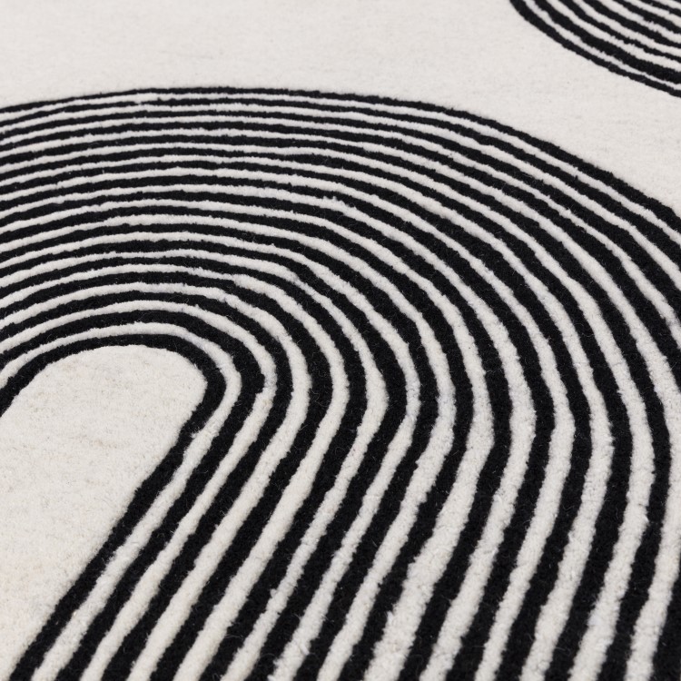 ALMOST PERFECT - Large Retro Geometric Black & Cream Rug with Abstract Lines - 300 x 200 cm - Arches - Matrix