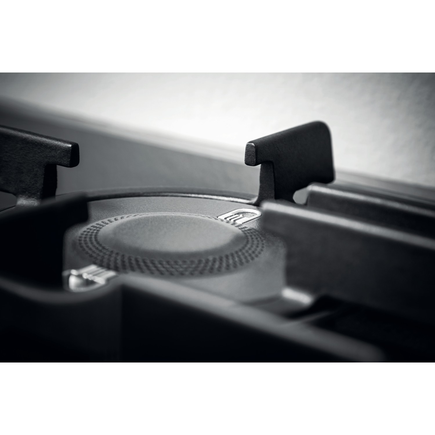 Hotpoint 75cm 5 Burner Gas on Glass Gas Hob with Vertical Flame Black