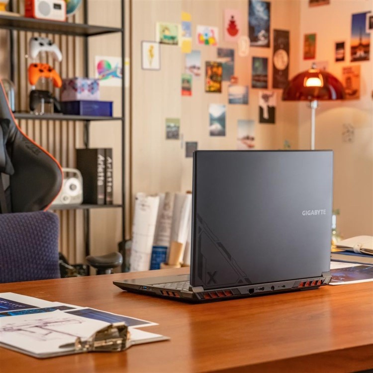 Refurbished GIGABYTE G6X 9KG Intel Core i7 16GB RAM 1TB SSD RTX 4060 165Hz 16 Inch Windows 11 Home Gaming Laptop