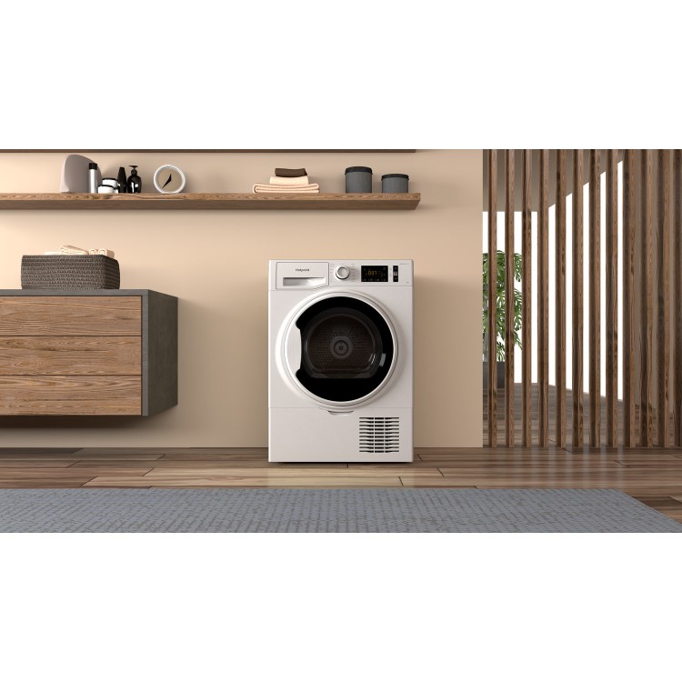 Refurbished Hotpoint H3D91WBUK Freestanding Condenser 9KG Tumble Dryer White