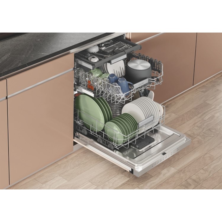 Hotpoint Maxi Space Integrated Dishwasher - C-Rated Silver control panel