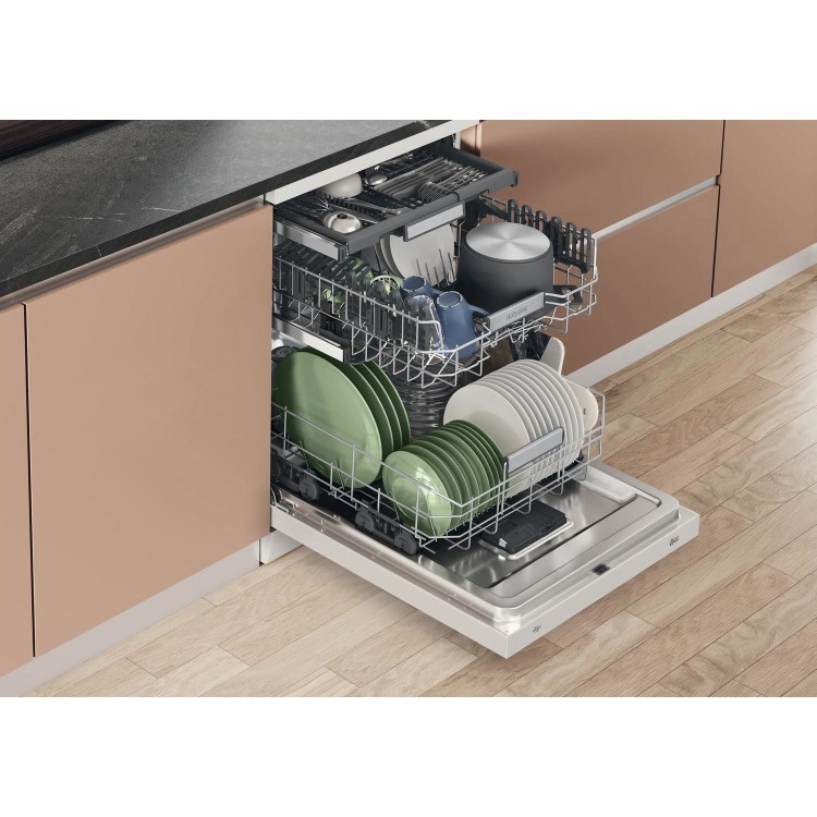 Hotpoint Maxi Space Freestanding Dishwasher - C-Rated, White