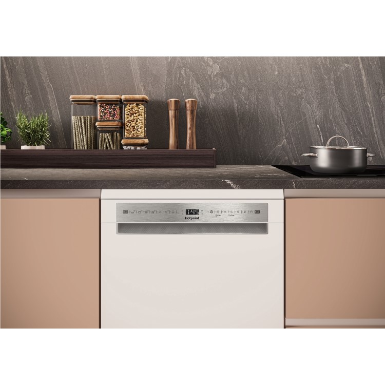 Hotpoint Maxi Space Freestanding Dishwasher - C-Rated, White