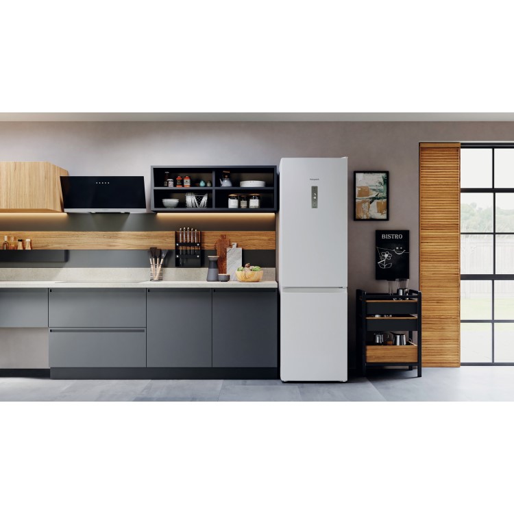Hotpoint 367 Litre 70/30 Freestanding Fridge Freezer - White