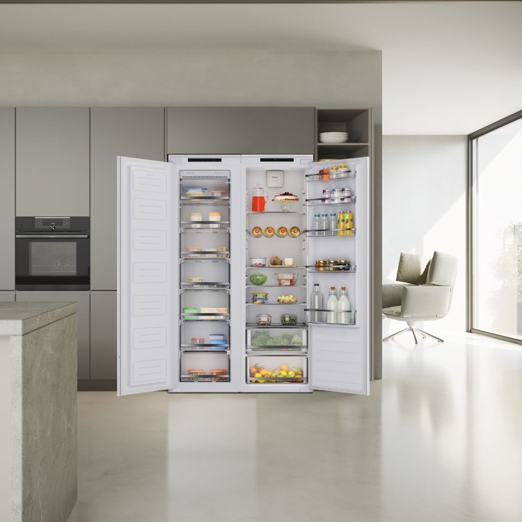 Refurbished Haier Series 6 HAMS518EWK Integrated 316 Litre In-Column Fridge White
