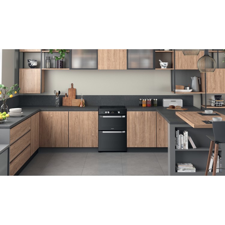 Refurbished Hotpoint HDM67I9H2CB 60cm Electric Induction Cooker Black