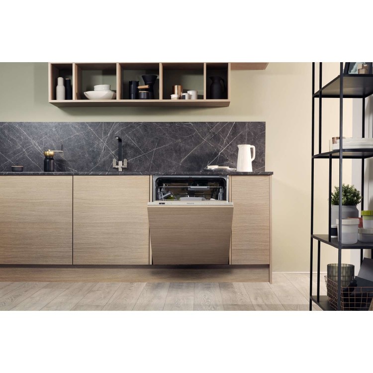 HOTPOINT HEIC3C26C Ecotech 14 Place Fully Integrated Dishwasher
