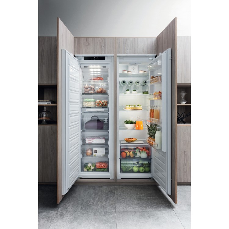 Hotpoint 210 Litres In-column Integrated Freezer